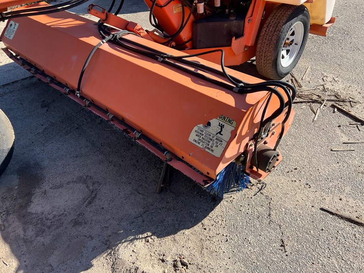 lay-mor-sweepmaster-300-image-16