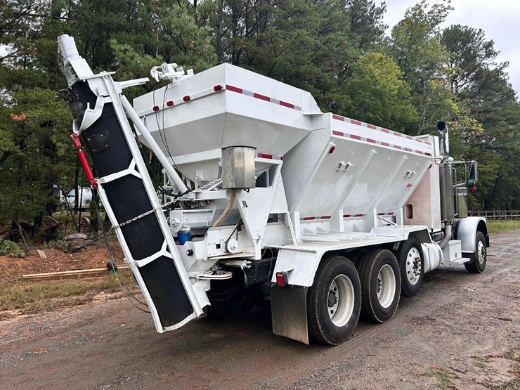 2008-peterbilt-388-image-4