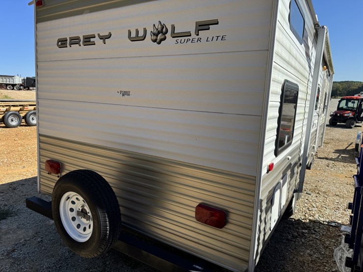 #4619-•-2018-forrest-river-grey-wolf-super-lite-camper-image-8