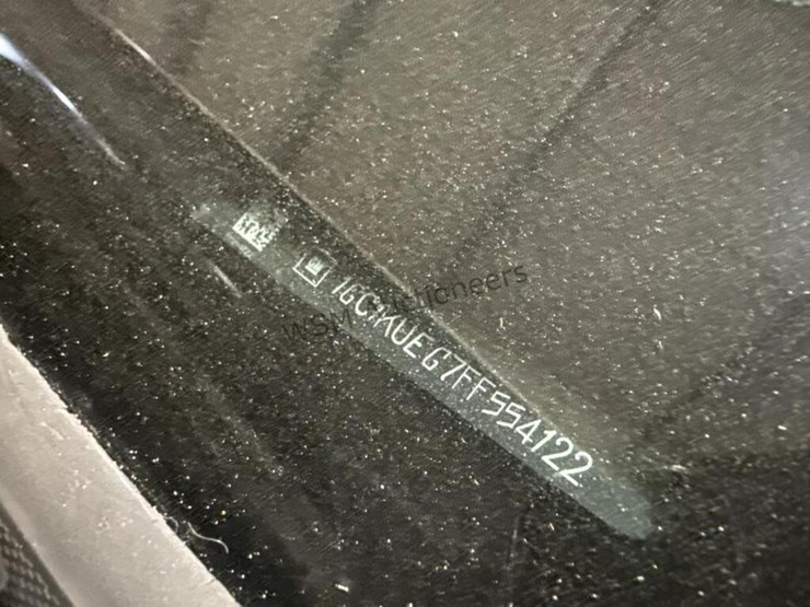 2015-chevrolet-silverado-2500hd-image-16