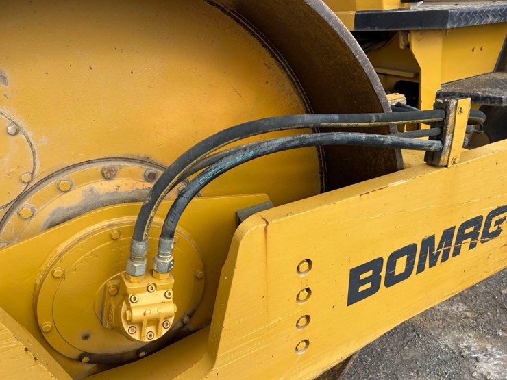 1989-bomag-bw213d-image-10