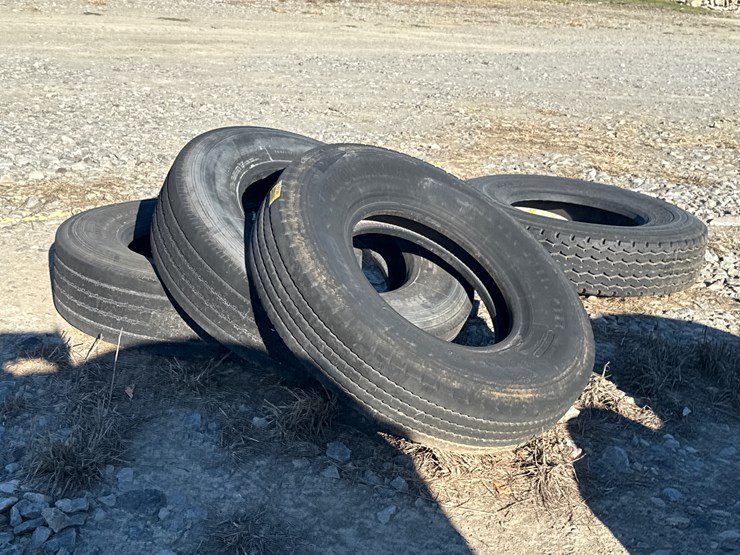 #5034-•-lot-of-(3)-miscellaneous-tires-inv#-5034-image-2