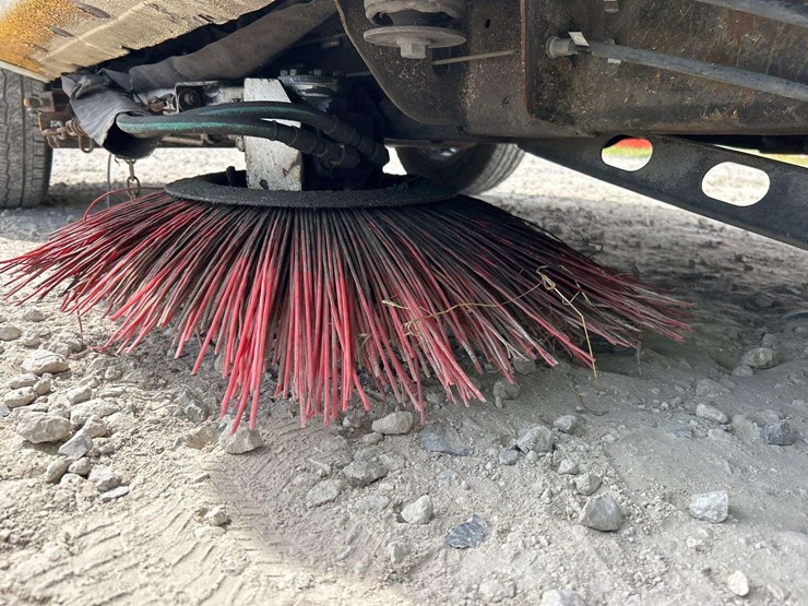 2017-chevrolet-silverado-image-31