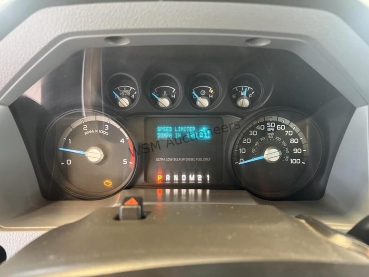 2013-ford-f550-image-16