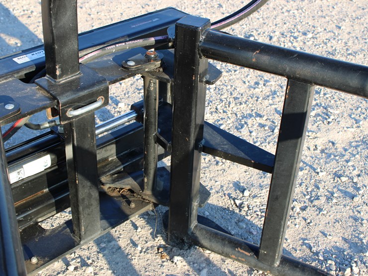 #2098-•-#2098--worksaver-ssbh2072-wrapped-bale-grabber-skid-steer-attach,-like-new-image-12