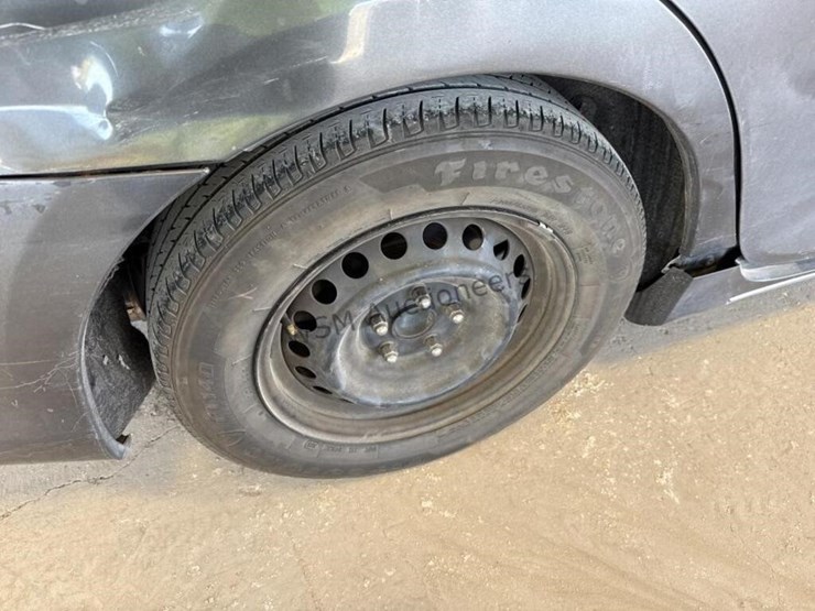 2014-toyota-camry-sdn-image-8