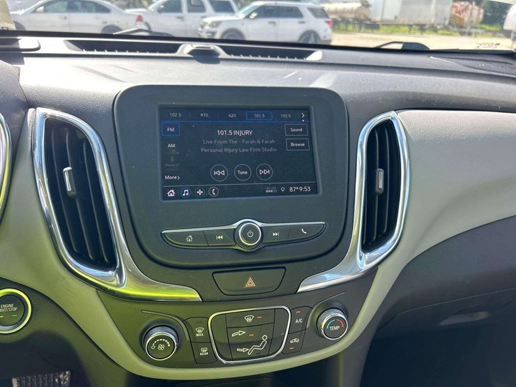 2021-chevrolet-equinox-ls-image-15