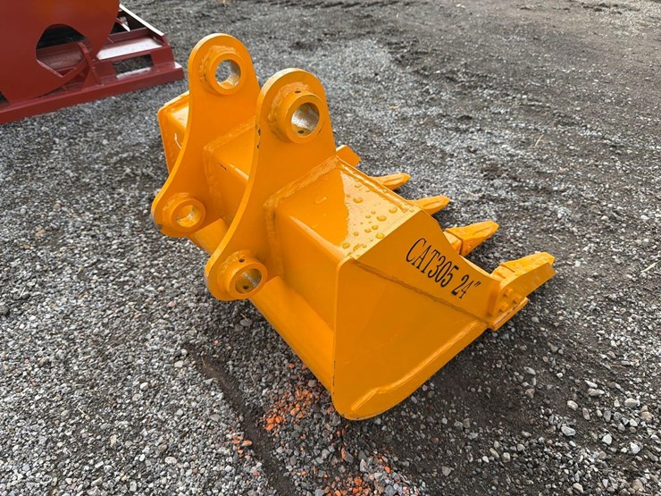 new-giyi-24in.-bucket-excavator-bucket-image-2