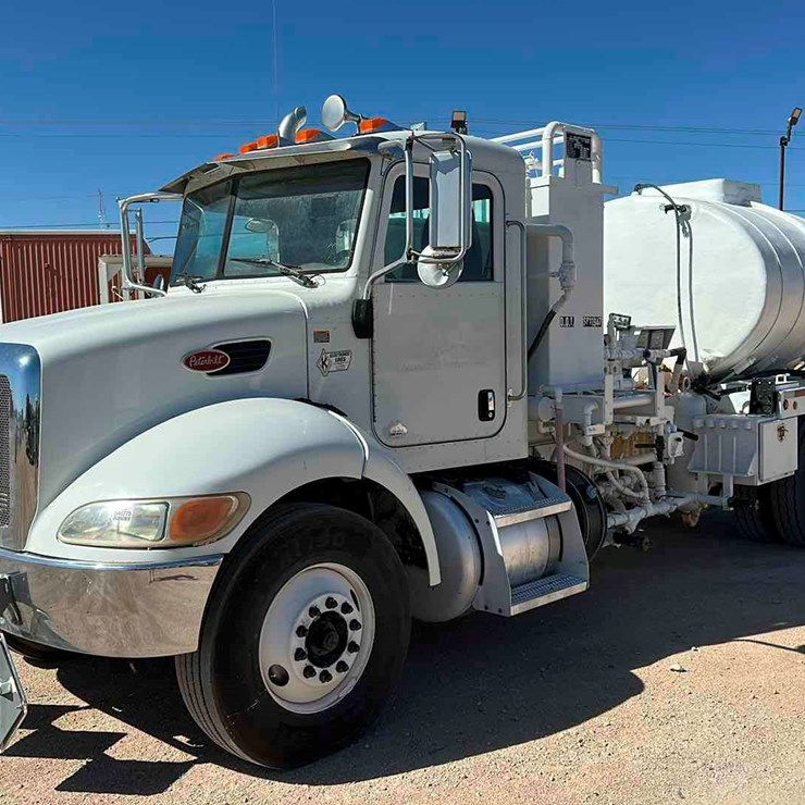 2012 PETERBILT 337