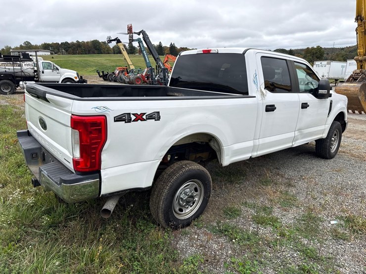 2019-ford-f350-xl-image-3