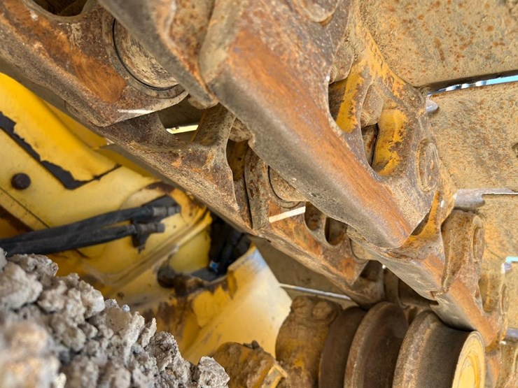 2016-komatsu-d61px-24-image-13