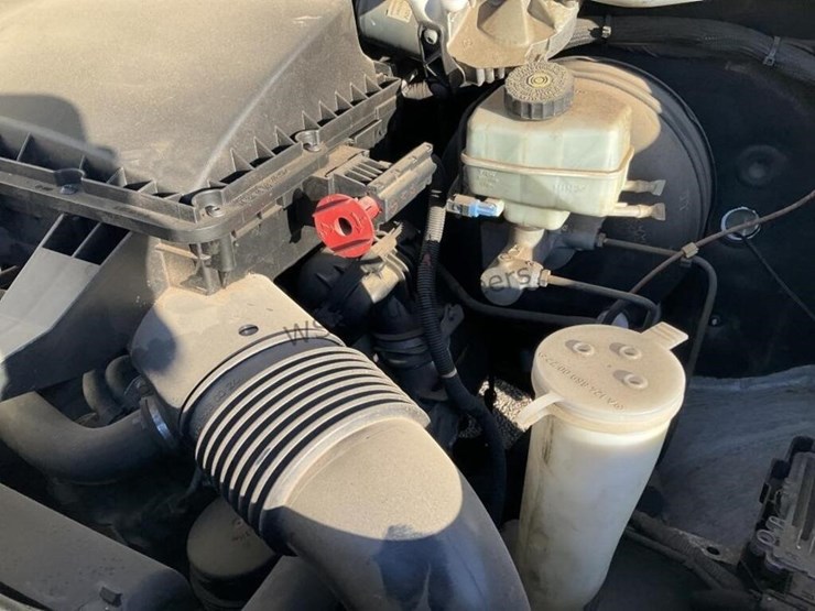 2011-mercedes-benz-sprinter-catering-van-image-13