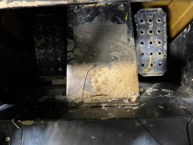 john-deere-270-image-27