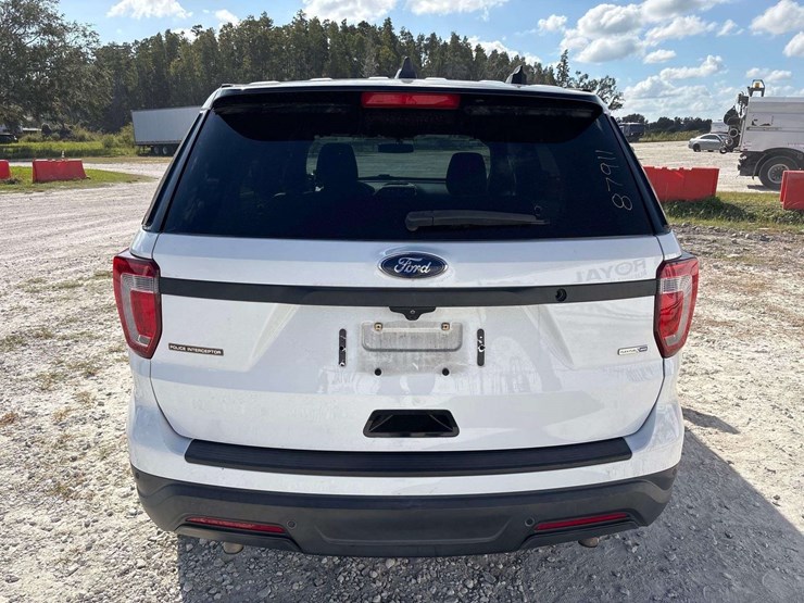 2018-ford-explorer-image-29