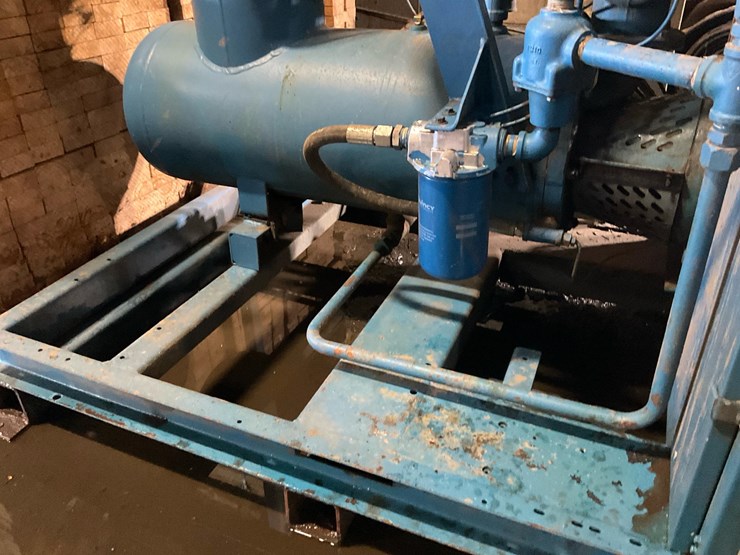 #149-•-quincy-air-compressor-image-6