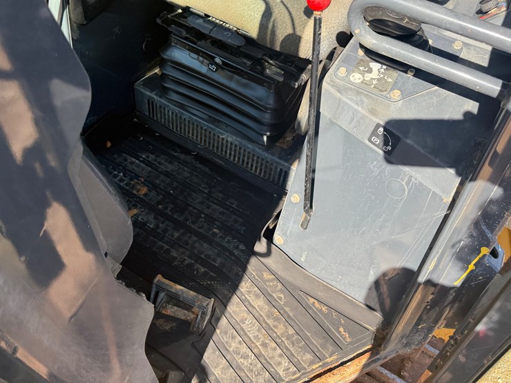 deere-650k-xlt-image-23