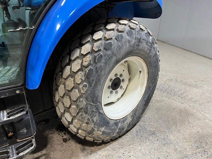 new-holland-t4.75-image-11