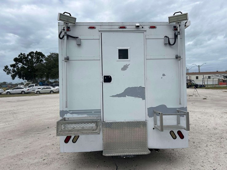 2012-ford-f550-image-31