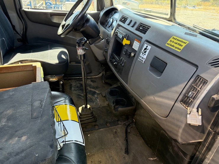 2012-peterbilt-348-image-6