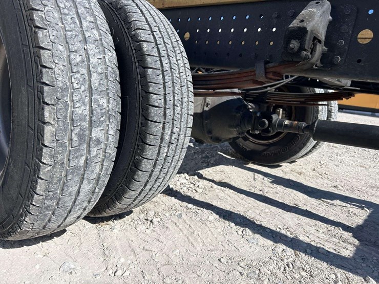 2016-mitsubishi-fuso-fec52s-image-25