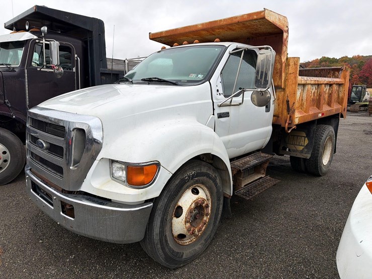 2004-ford-f650-image-1