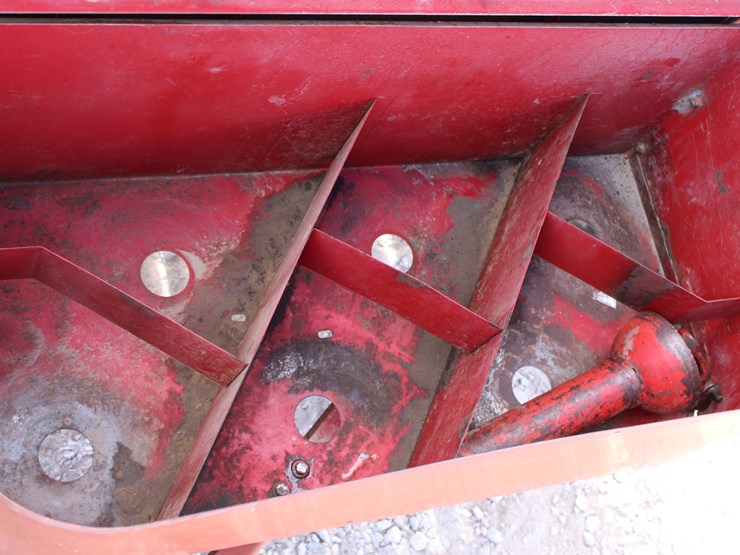 new-holland-315-image-29