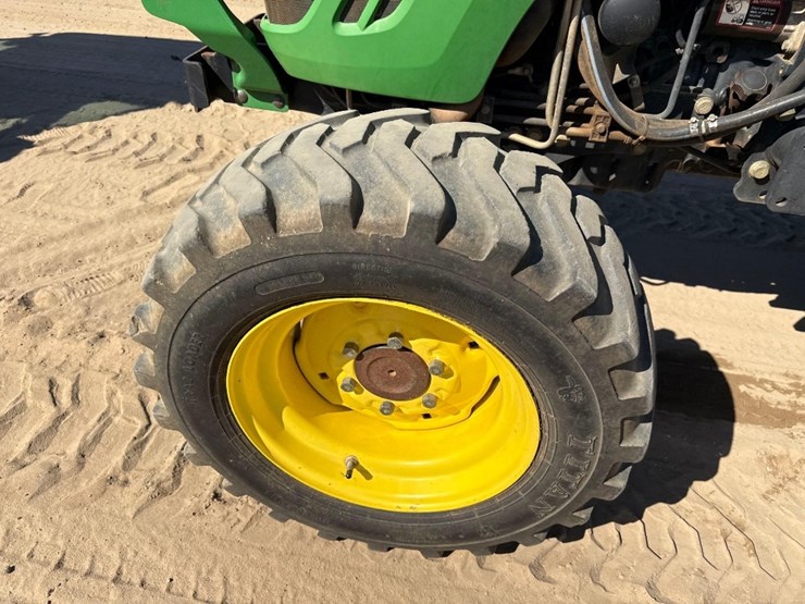 john-deere-4320-image-10