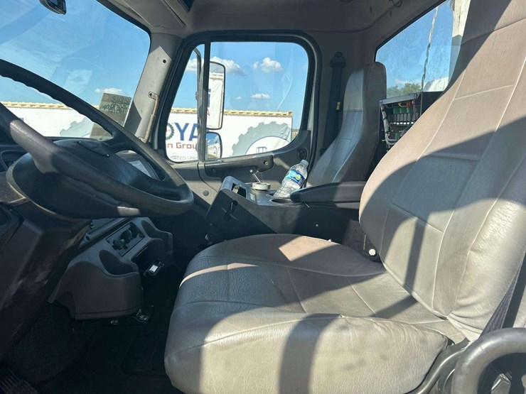 2013-freightliner-m2-106-altec-aa755-55ft-bucket-truck-image-14