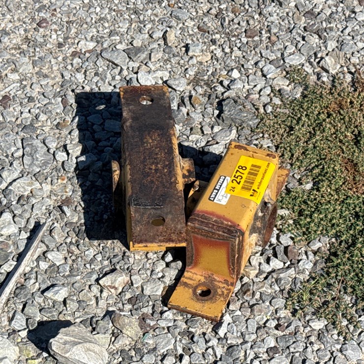 #2578 • Lot of (2) Shaft Carriers Inv# 2578