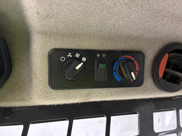 2021-bobcat-t66-image-22