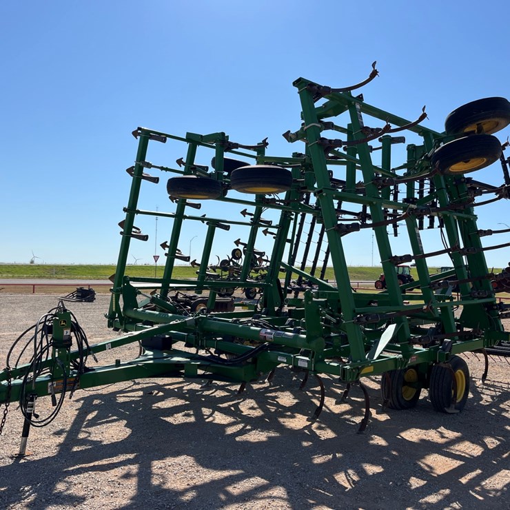 2013 JOHN DEERE 2210