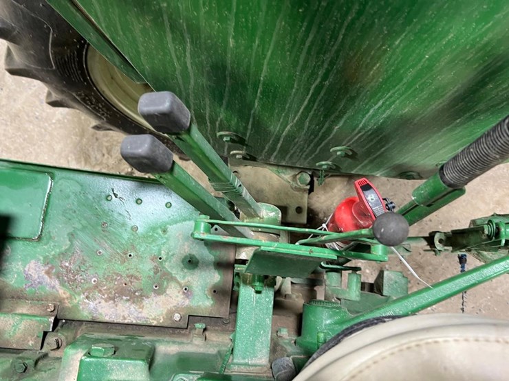 1966-oliver-1650-image-26