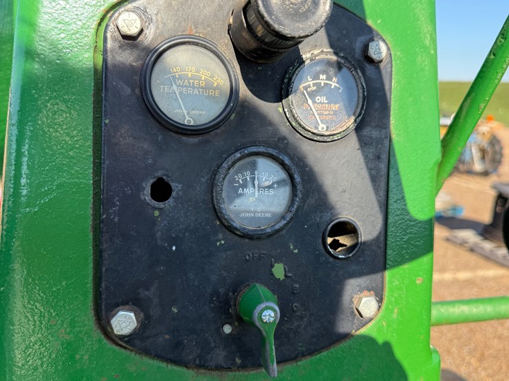john-deere-70-image-29