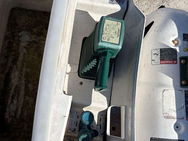 2016-freightliner-m2-106-4x4-altec-bucket-truck-image-20