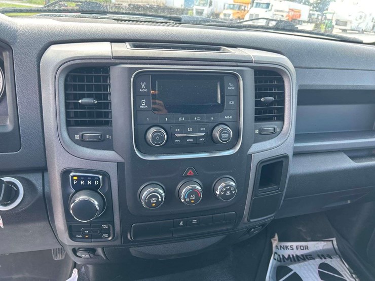 2019-ram-1500-classic-image-14