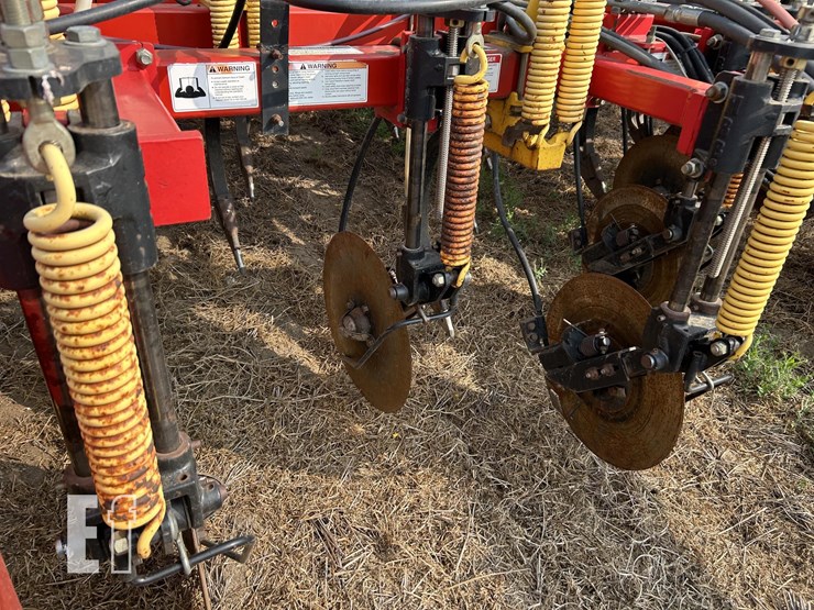 2008-bourgault-5710-59-image-96