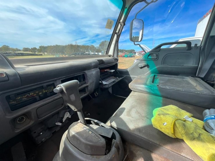 1997-isuzu-cab-&-chassis-image-24