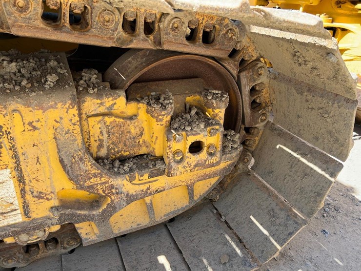 2016-komatsu-d61px-24-image-26