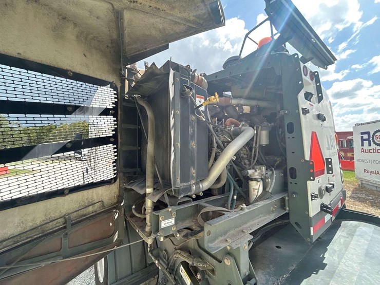 2020-freightliner-m2-106-elgin-eagle-series-4mf-street-sweeper-truck-image-33