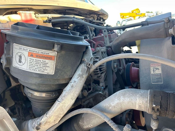 2020-freightliner-m2-106-elgin-whirlwind-series-mv-street-sweeper-truck-image-7