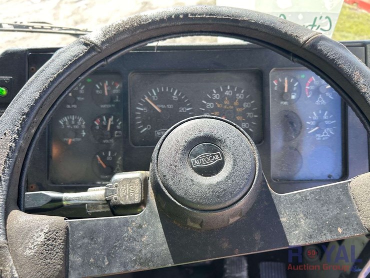 heil-28yd-side-loader-garbage-truck-image-8