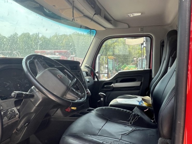 2022-kenworth-w990-image-13