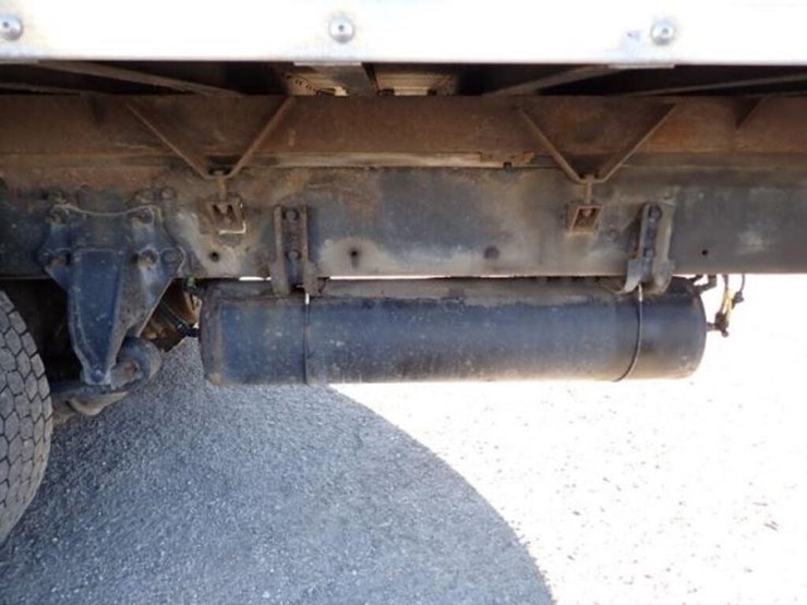 2014-freightliner-business-class-m2-106-image-64