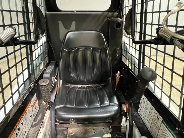 2014-bobcat-s70-image-17