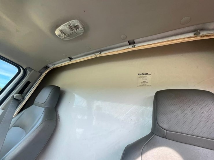 2014-ford-e350-image-39