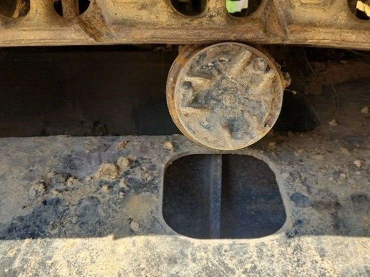 2019-caterpillar-325f-image-22