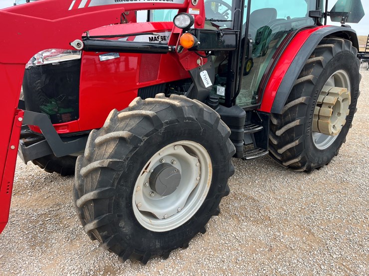 2017-massey-ferguson-4710-image-2