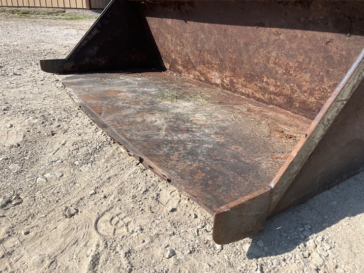 2011-bobcat-s650-image-4