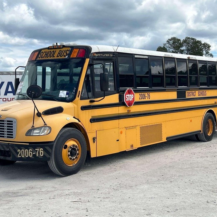 2007 FREIGHTLINER B2