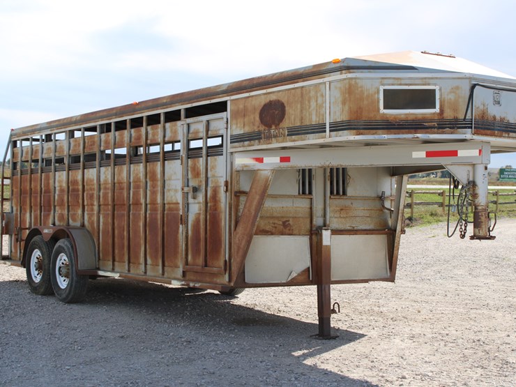 1994-titan-trailer-image-3